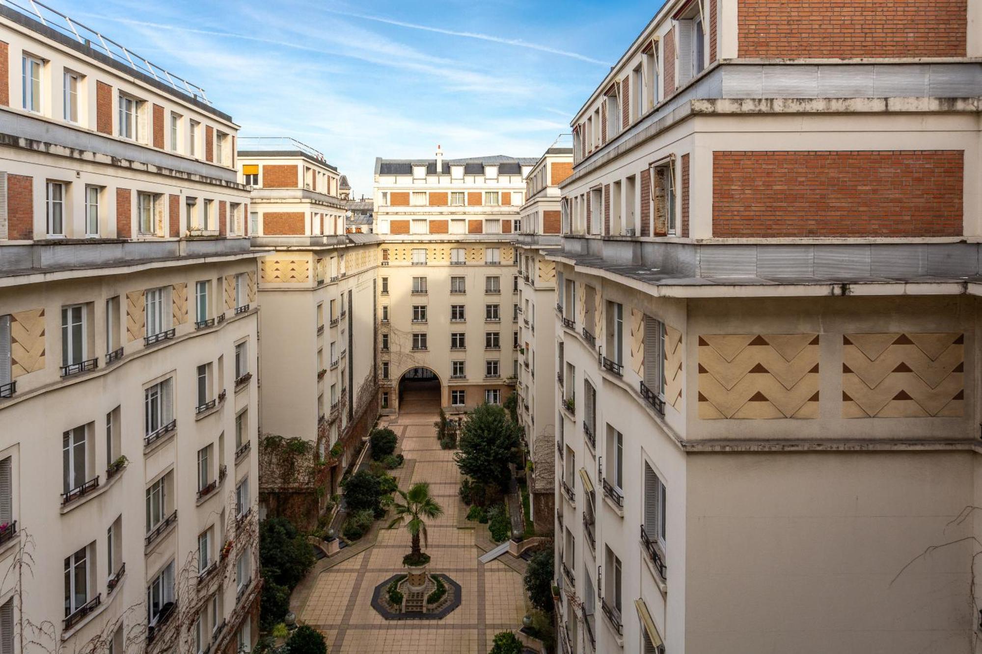 The Carla Suite Eiffel Tower View Paříž Exteriér fotografie